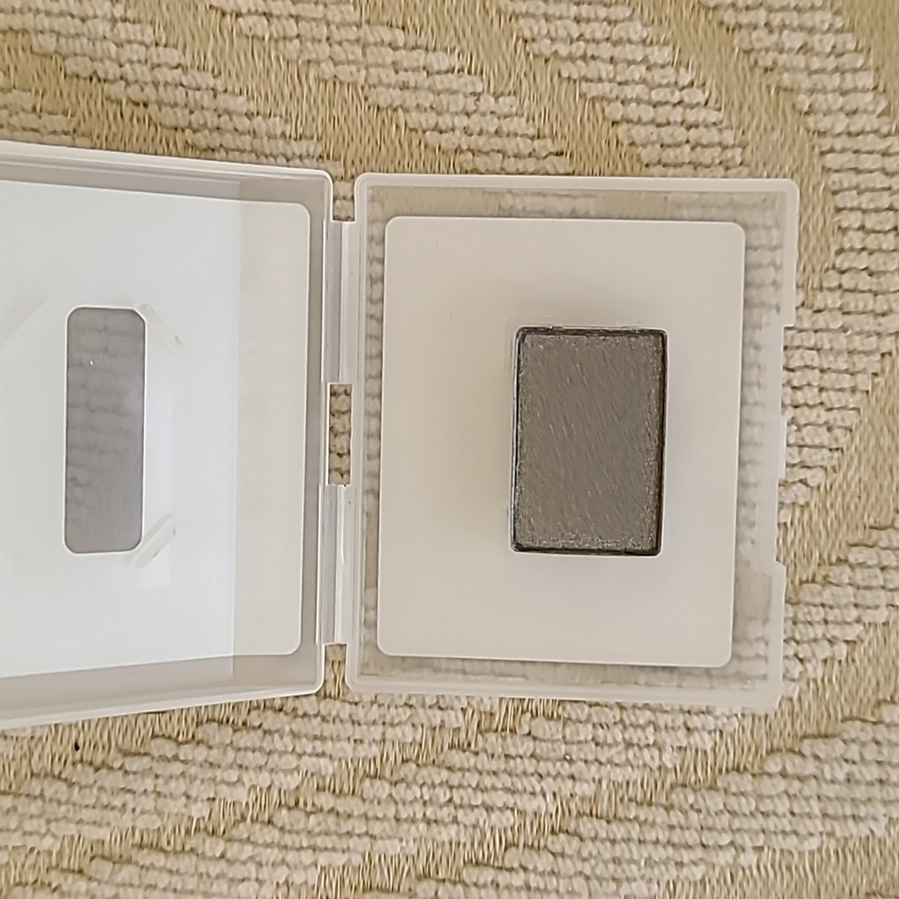 Mary Kay Silver Satin Eyeshadow.